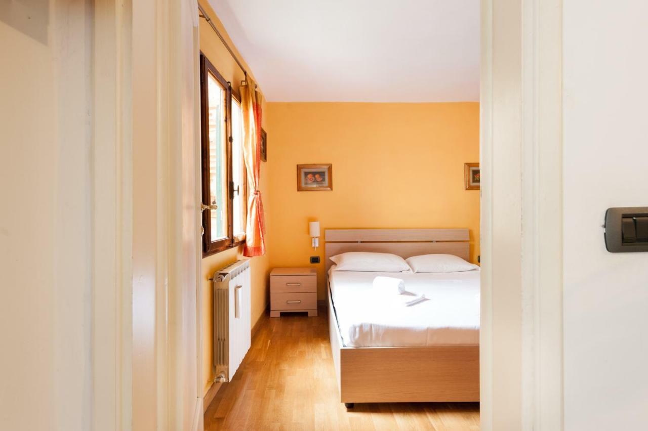 Like A Local In Oltrarno Appartement Florence Buitenkant foto